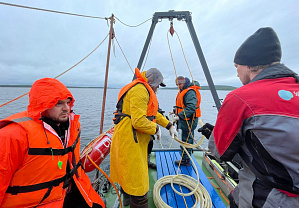Marine geological and geophysical practice in the "Polar Circle"
